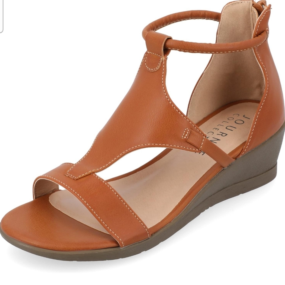 Brand New Tan 9 wide Sandal